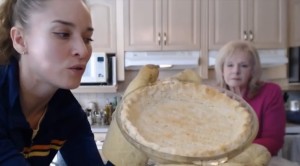 How to Bake Mom's Classic Pie Crust - cookingwithkimberly.com