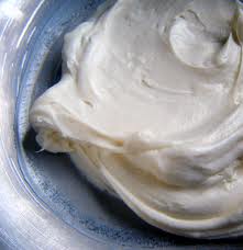 How to Make Kimberly’s Creamed Cheese Icing