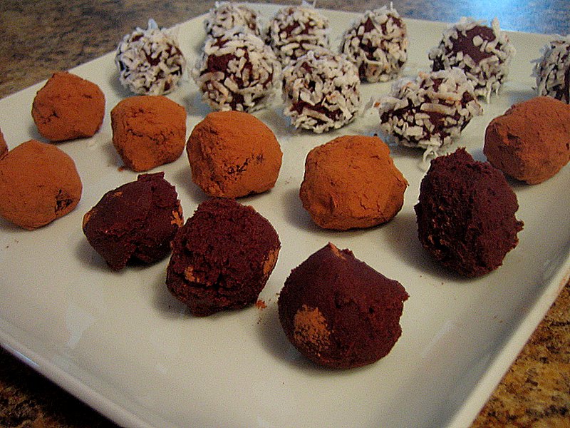 How to Make Dark Chocolate Truffles: Chocolates Day