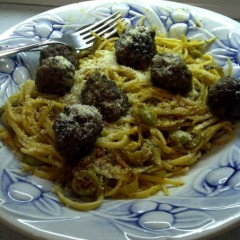 How to Cook Impromptu Linguine with Meatballs: Cupboard Cooking