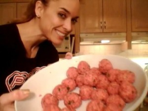 How to Cook Meatballs - CookingWithKimberly.com