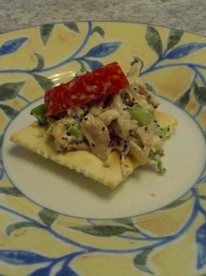 Lemon Poppyseed Garlic Chicken Salad - http://CookingWithKimberly
