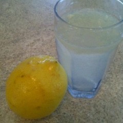 How to Make Homemade Lemonade + Video