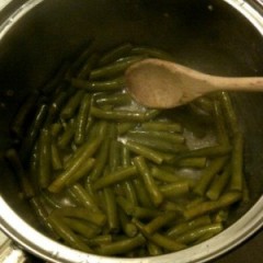 How to Cook Green Beans with Buerre Brun Sauce on the Stove