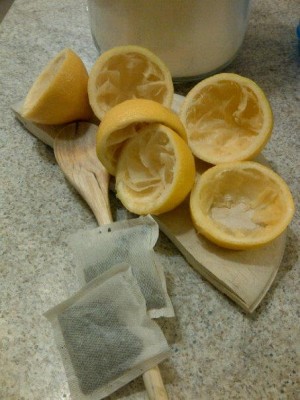 How to Brew Lemon Oil Iced Tea - CookingWithKimberly.com