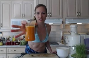 recipe: How to Make Carrot, Pear & Wheat Grass Juice - cookingwithkimberly.com