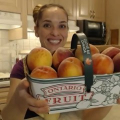 Web Chef Review: Ontario Freestone Peaches at Harvest Barn Country Markets