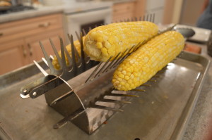 How to Roast Corn-on-the-Cob on a Side Skewer Set - cookingwithkimberly.com