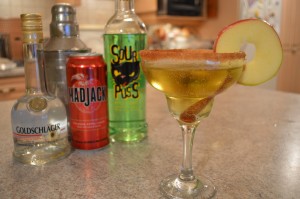 How to Make Apple Cinnamon Mad Jack Cocktails - cookingwithkimberly.com