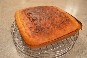How to Bake Kickin' Sweet Southern Cornbread in a Pan - cookingwithkimberly.com