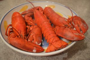 How to Boil Lobsters in Court Bouillon - cookingwithkimberly.com
