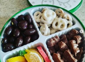 Web Chef Review: Nuts.com Holiday Candy Tin