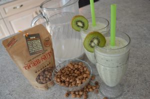 How to Make Kiwi & Tiger Nuts Milk Smoothies - cookingwithkimberly.com