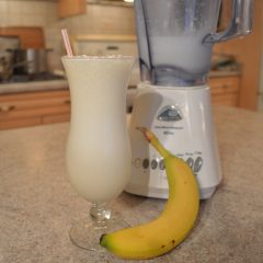 How to Make Quick Banana Milkshakes Video