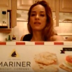 Web Chef Review: The Original Mariner Biscuit Company Basil & Roasted Pepper Crackers