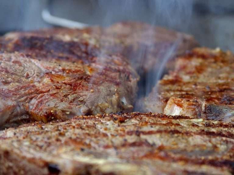 How to Cook Open-Faced Steak Sandwiches