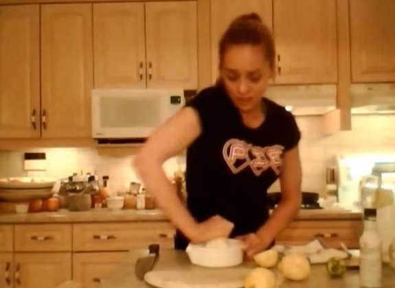 How to Make Lemonade from Scratch + Video: Cooking like Alpha Beta Pie