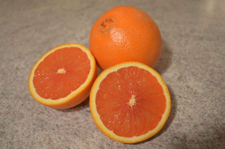 How to Make Spinach, Citrus & Avocado Salad: Valentine’s Day Treats